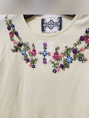 Pale Yellow Vintage Sheena RIbbed Top S/S Shirt Sz Medium Floral Country Cottage